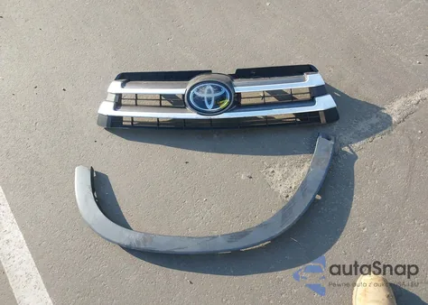 2018 Toyota Highlander Xle z USA, uszkodzony, nr VIN 5TDJZRFH1JS908922